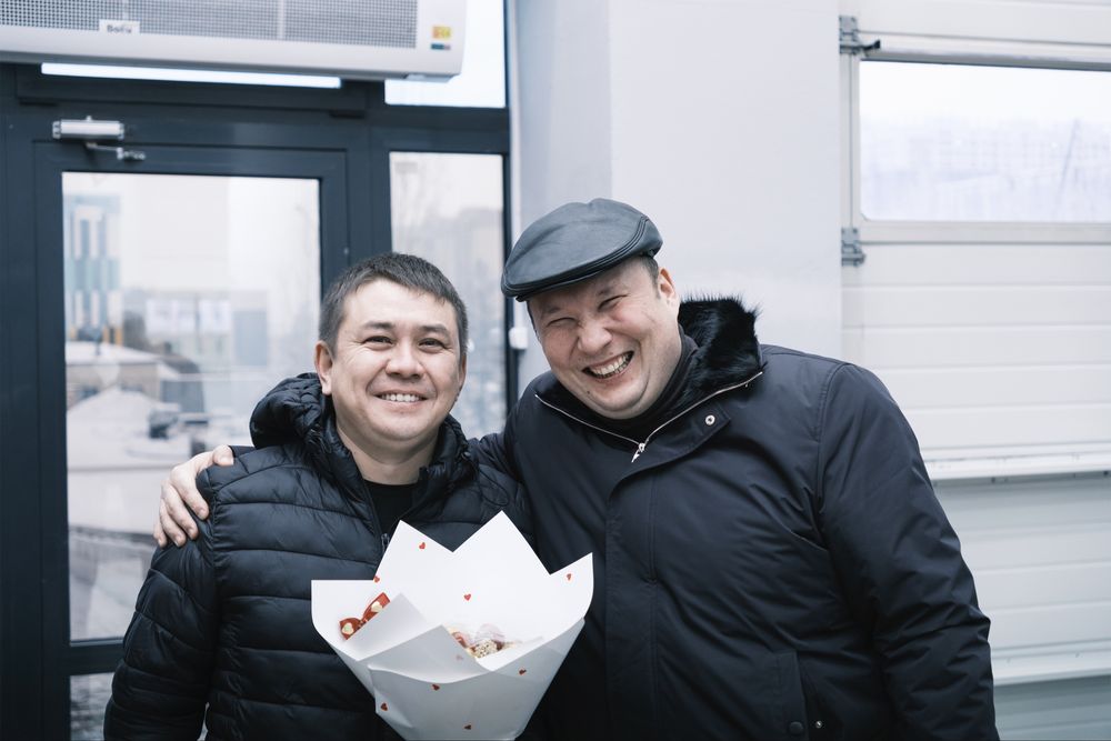 Выписка из роддома фото и видео оператор выписка Астана фотограф