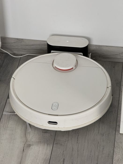 Robot aspirator si  mop Xiaomi cu aplicatie telefon