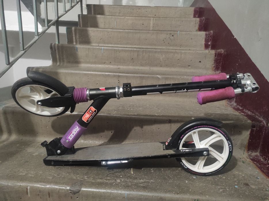 Самокат Roces очень крепкий