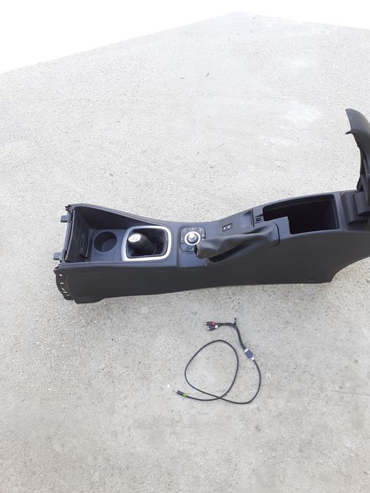 Cotiera Consola Centrala Renault Megane 3