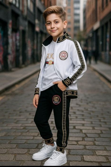 Treninguri 3 piese copii/model nou,logo brodat,pantaloni+jacheta+bluza