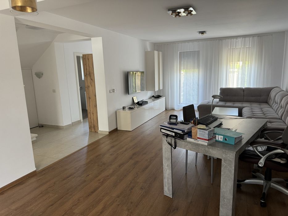 Proprietar Vand Duplex 110 mp utili, piscina, Mosnita Noua