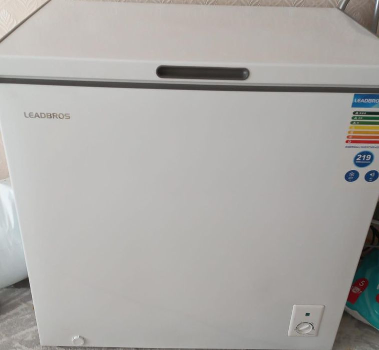 Продам морозильник