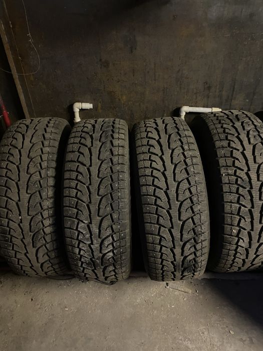 Шины Hankook в идеальном состояний новая