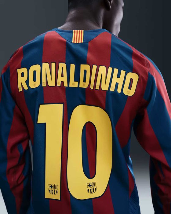 Tricou Ronaldinho 10 Nike FC Barcelona 2006 Reissue Original