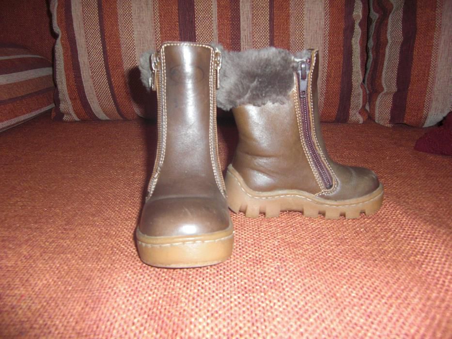 Продам зимние ботинки