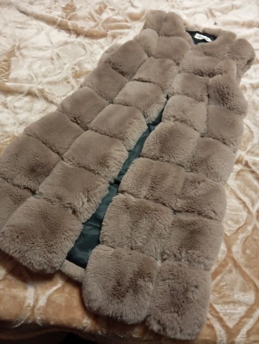 Меховая безрукавка