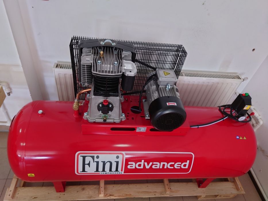 Compresor aer  Italian FINI 5,5P,  500L+USCATOR  DE AER