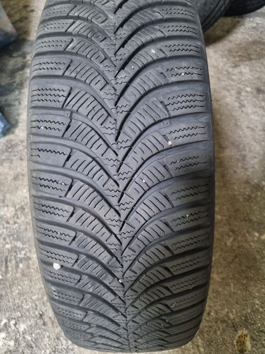 Vând anvelope 185/65/15