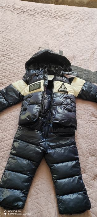 продам детский комбез(MONCLER)