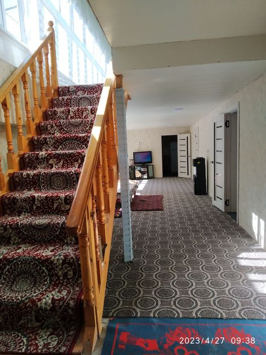 Hamma sharoitlar bor uy sotiladi