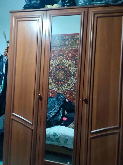 Продается хороший шкаф