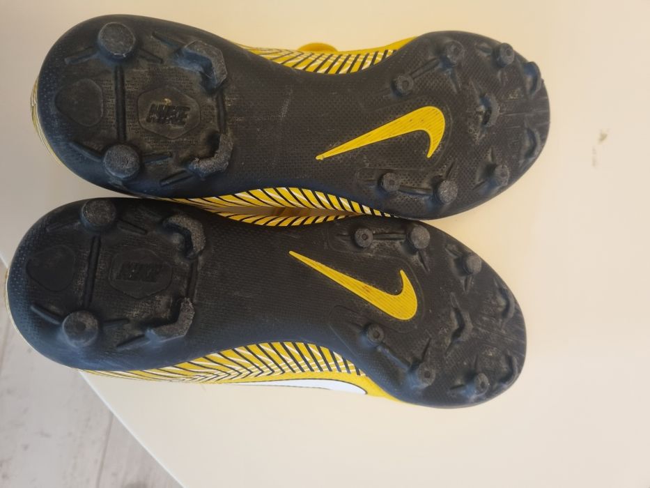 Vand ghete fotbal copii Nike 38.5