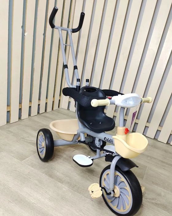 Детский велоколяска.