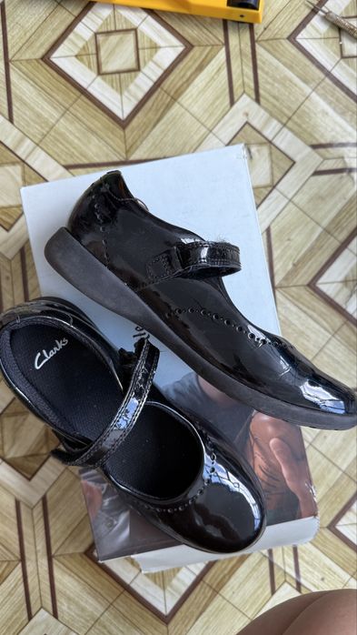 Туфди для девлчки Clarks оригинал