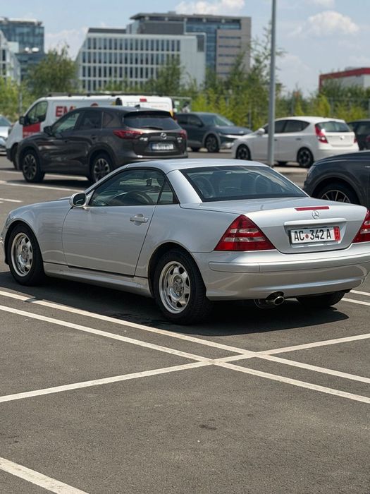 Mercedes-Benz SLK Adusă pe roți din Germania