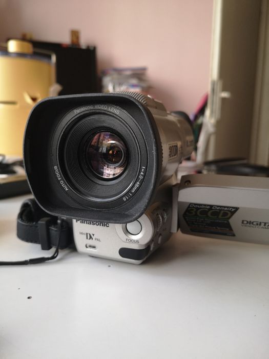 Дигитални видео камери MiniDV Panasonic и JVC