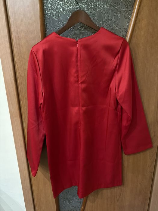 Червена рокля H&M