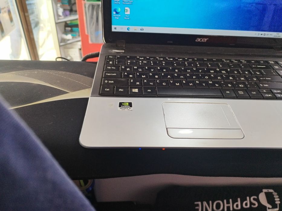 Noubook sotiladi Acer