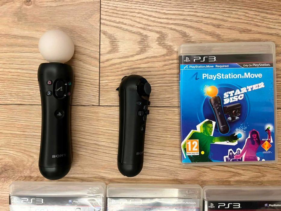 PlayStation 3  / 2 Manete / 13 Jocuri / 2 controllere Move + starter disc