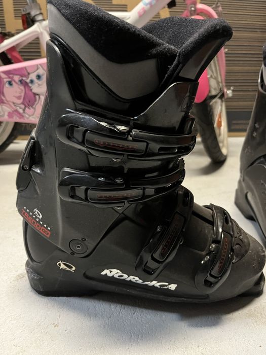 Clapari Nordica marime 40