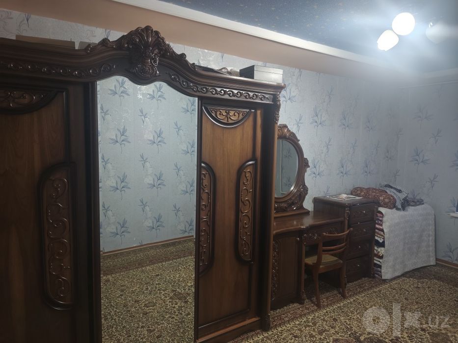 Квартира 1 этаж ветреный 76кв2.  3х комнатная. Ремонт средний.