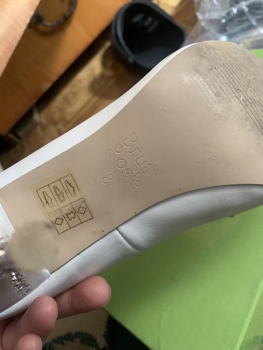 Белые туфли со стразами НАТУРАЛЬНАЯ КОЖА