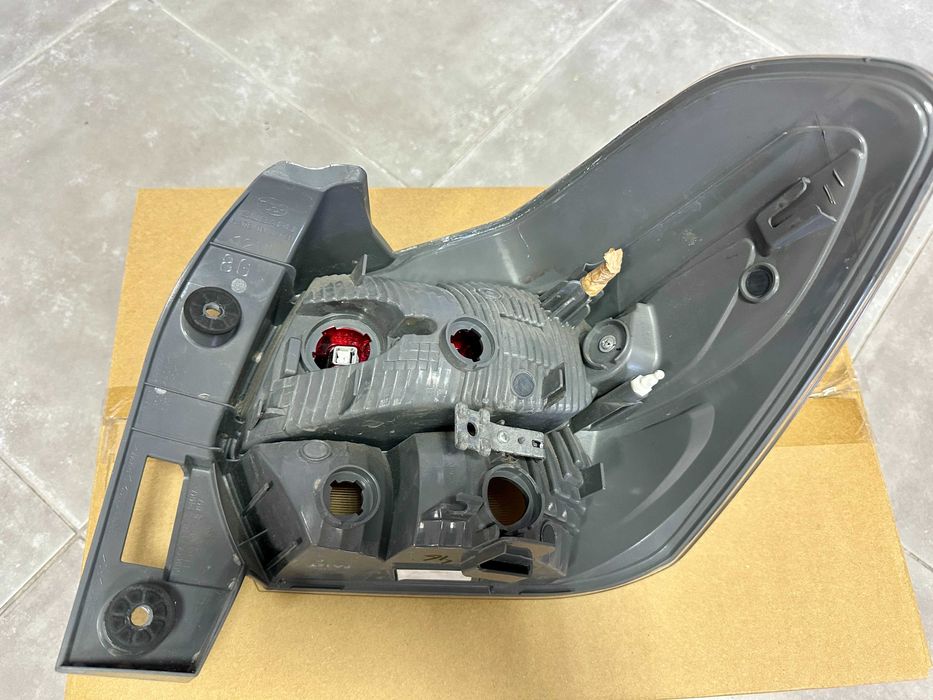 Ляв стоп за Subaru XV до 2017г неработещ