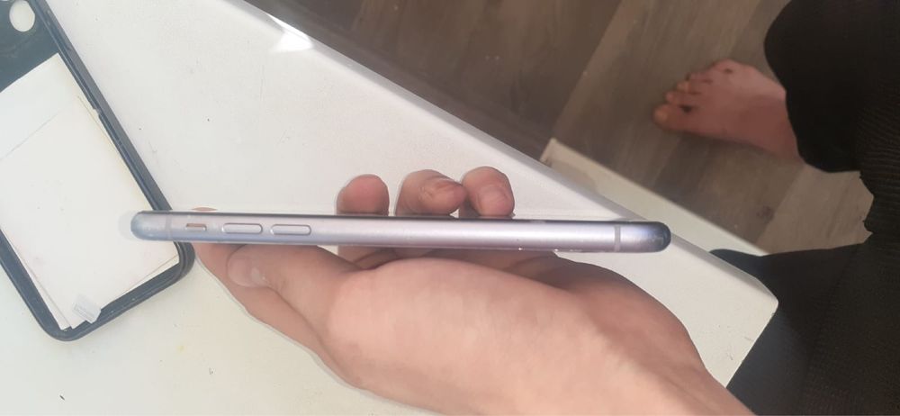 Продам айфон 11 с дефектами или обмен на Х-хр