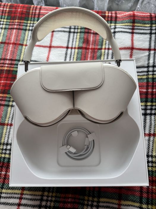 продам Airpods Max 2 поколения