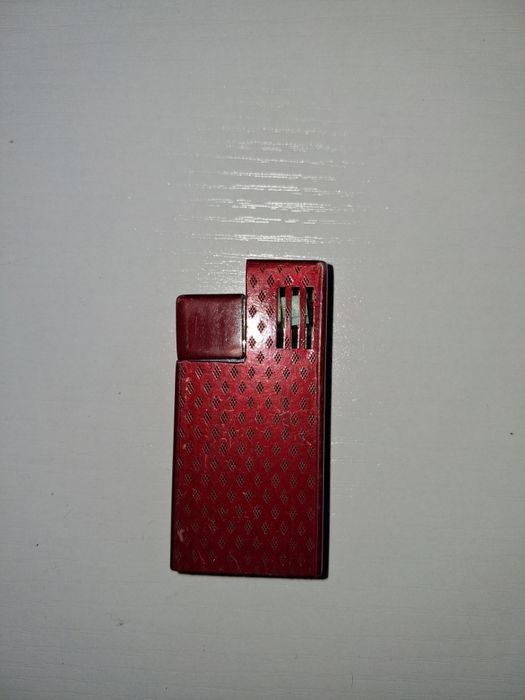 Bricheta vintage defecta
