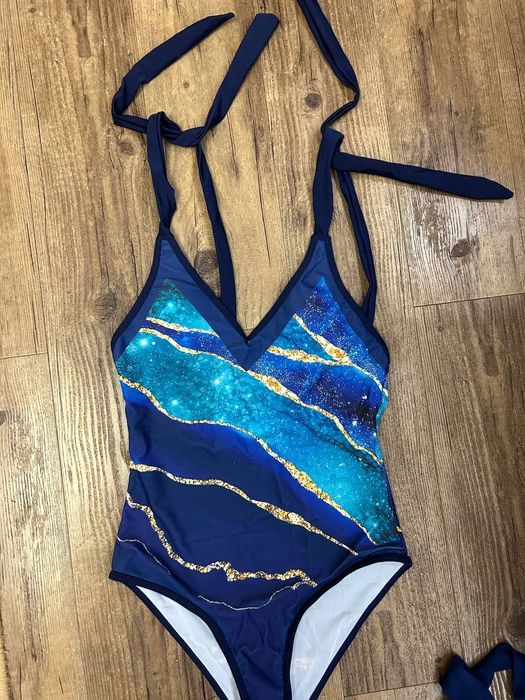 Купальник женский сплошной с юбкой запахом. Размер S. Новый.