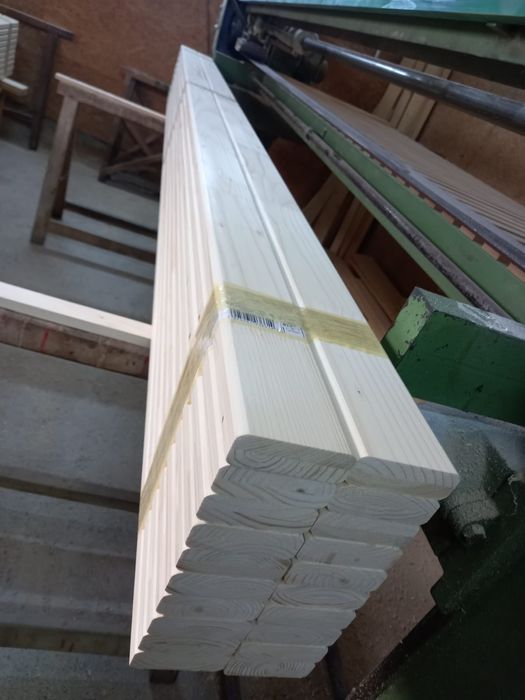 Riflaje lemn molid stratificat