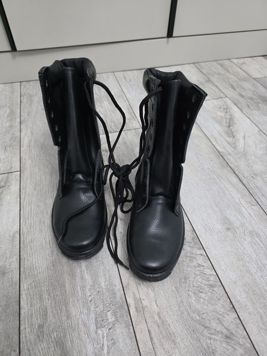 Продам новые берцы