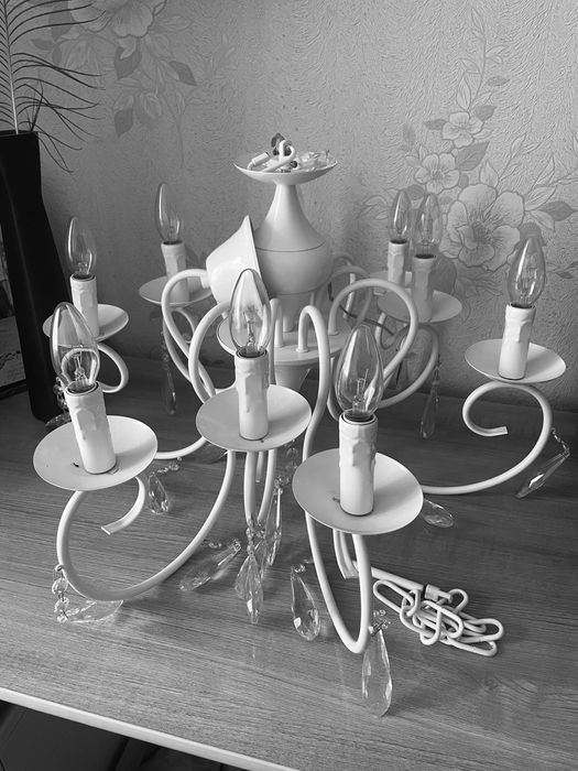 Продам нависную люстру