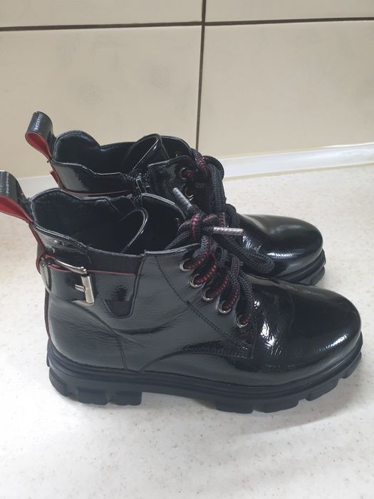 Продам ботинки  34 размер