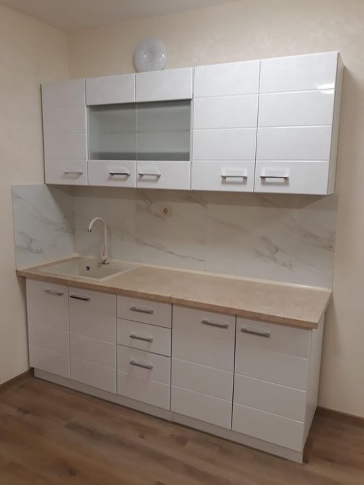 Дава се под наем Офис в Бургас, Център - 76 кв.м за 663 € - Снимка #4