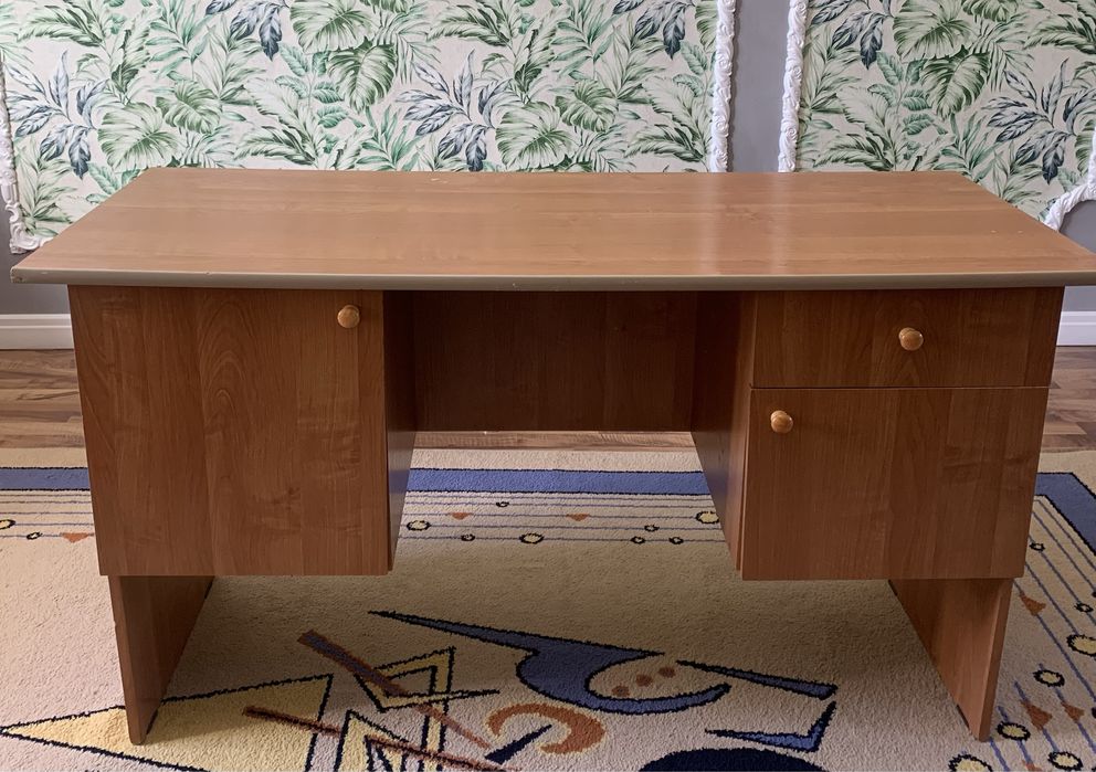 Письменный стол