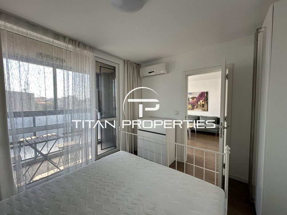 Дава се под наем Тристаен апартамент в Бургас, Център - 86 кв.м за 816 € - Снимка #4