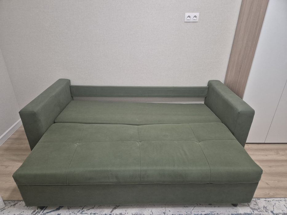Диван мягкий зеленый