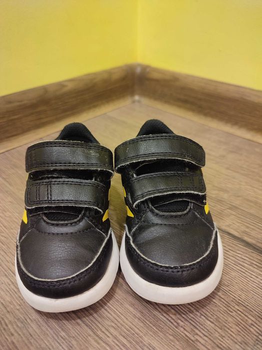 Детски обувки Adidas 20 номер за момче/момиче