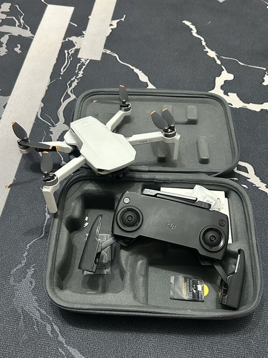 Dji mini дрон.