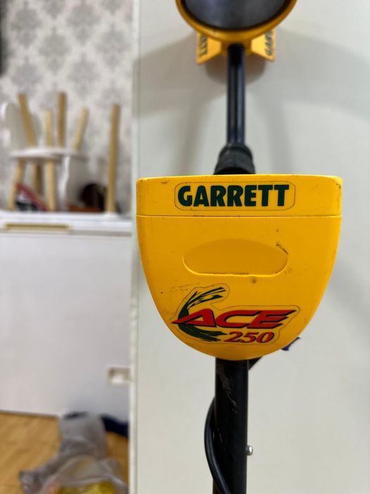 Металискатель Garrett ACE 250