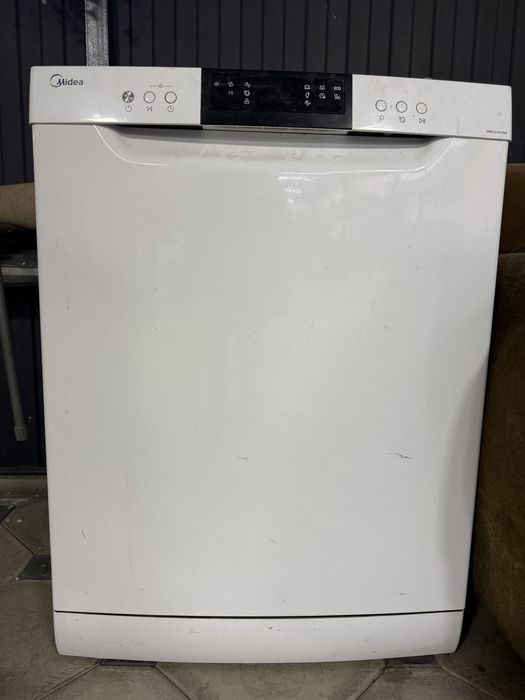 Продам машинку Midеа