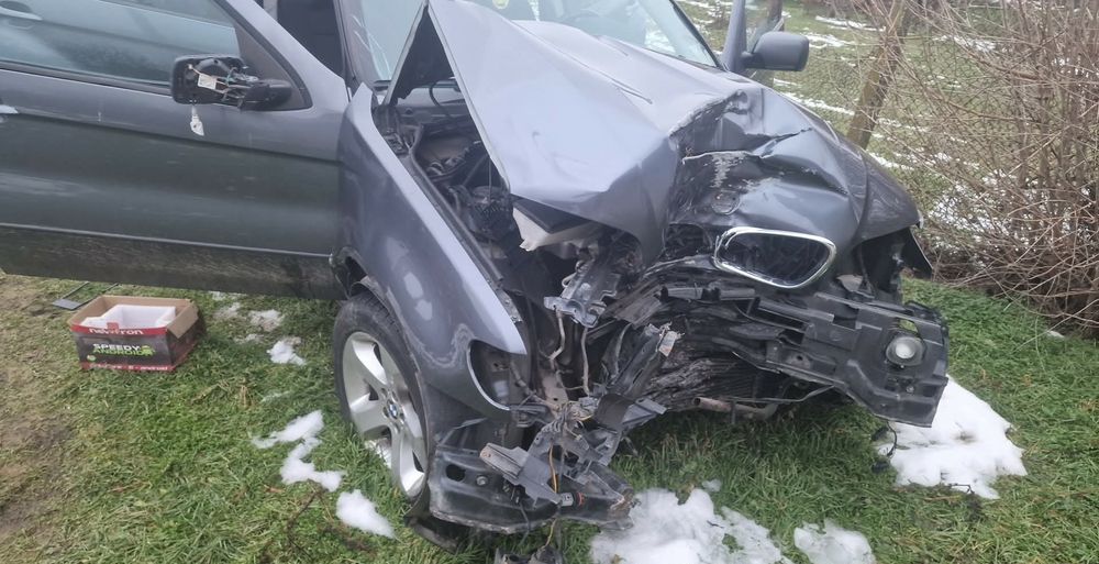 Bmw x5 (на части)