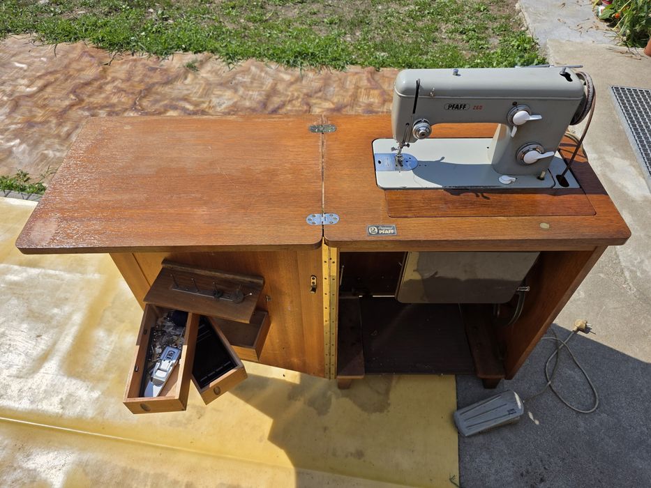 Mașină de cusut vintage Pfaff 260 Originală Germania + mobilier original | Funcțională