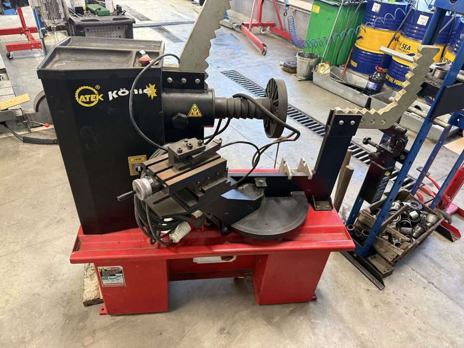 Машина за Изправяне  на Джанти ATEK