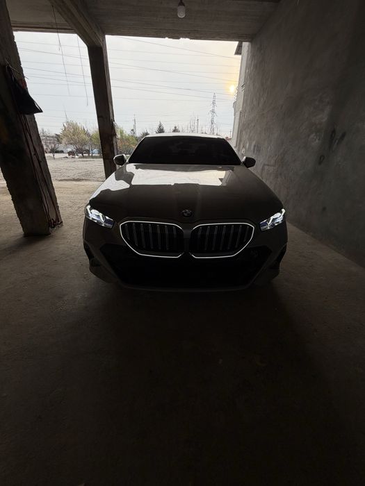 BMW 520i  2025 Yil 7000 km yurgan