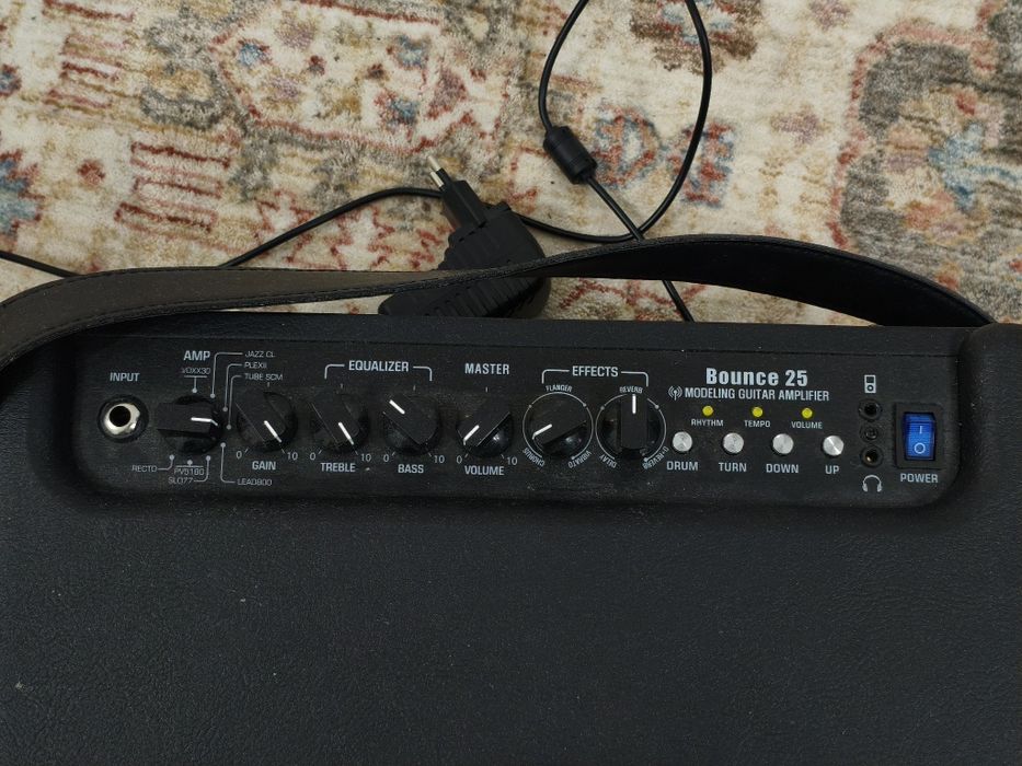 Продаётся комбоусилитель Levinson