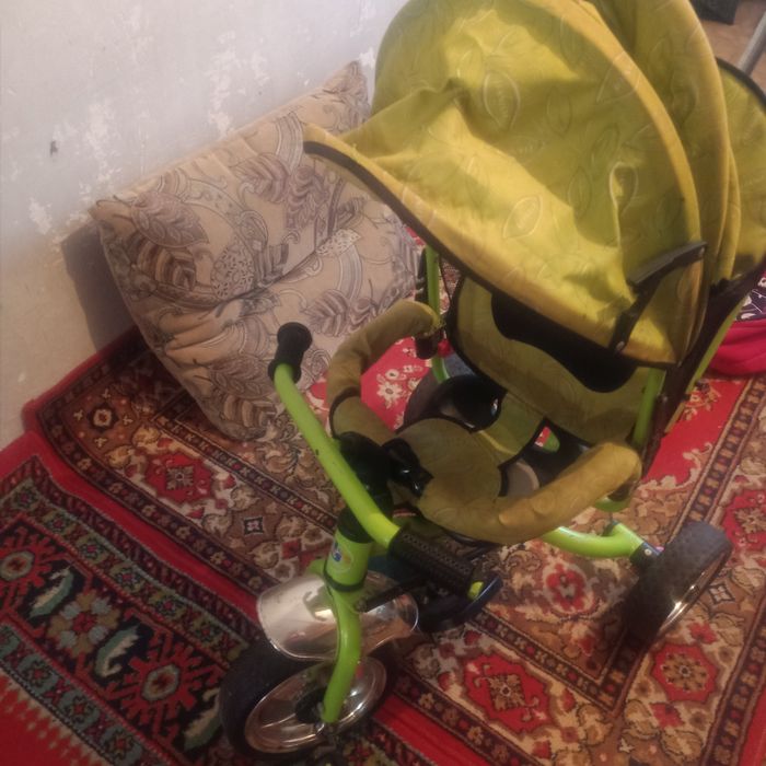 Детский велосипед трёх колесный